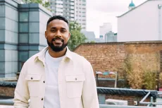 Создатель «Острых козырьков» Kudos инвестирует в независимую компанию продюсера «Сексуального воспитания»