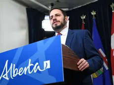 Вот книги, запрещённые в школьных библиотеках Альберты | The Tyee