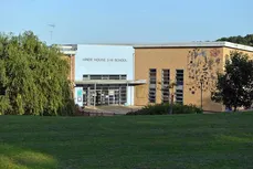 Школа начинает расследование после жалоб родителей на занятия по сексуальному воспитанию