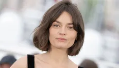 Эмма Маки покидает проект Уорнера Бразерс Нэнси Майерс