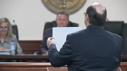 Законопроекты о размещении Десяти заповедей в классах и обучении сексуальной сдержанности одобрены комитетом