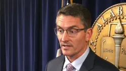 Школы Алабамы будут лишены права обучать способам получения контрацепции или абортов в соответствии с новым законопроектом